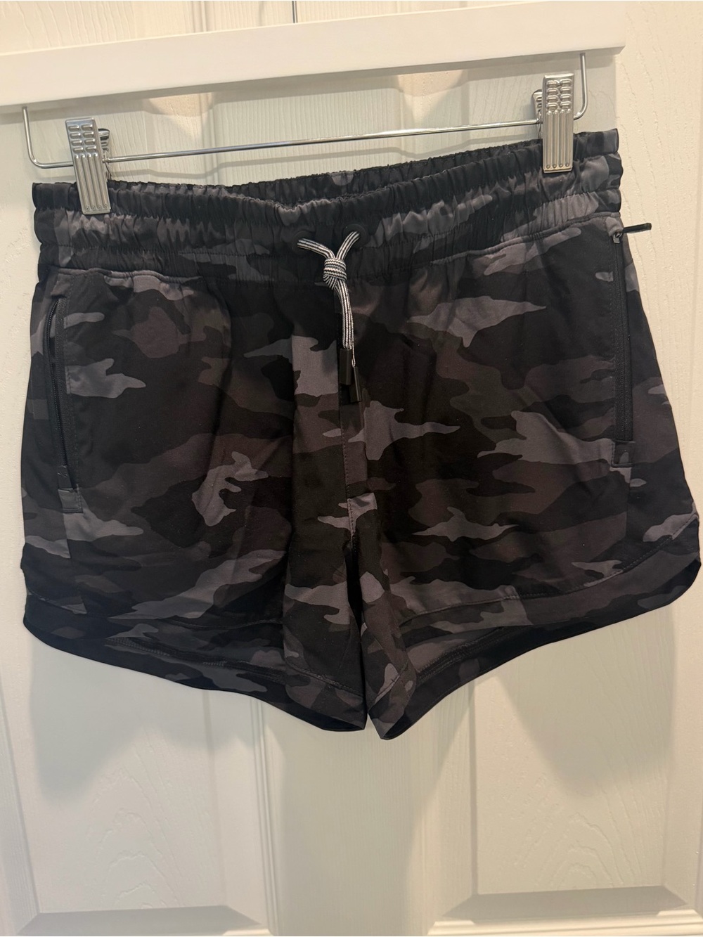 Athleta Girl All Play 3" Camo Shorts Black Gray Zipper Pockets XL 14